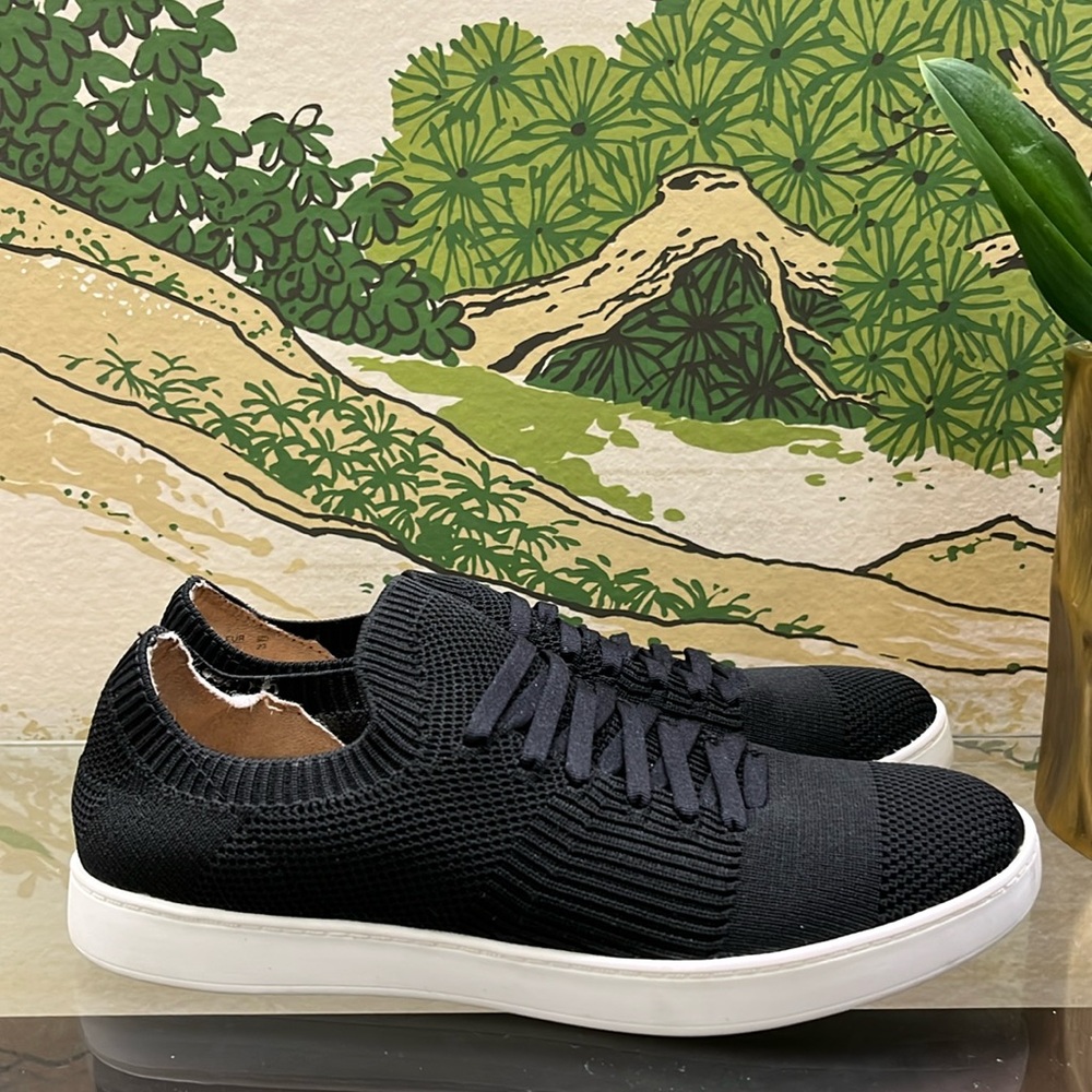 LIFE STRIDE Black Sneakers Knit Slip-On (EUC)